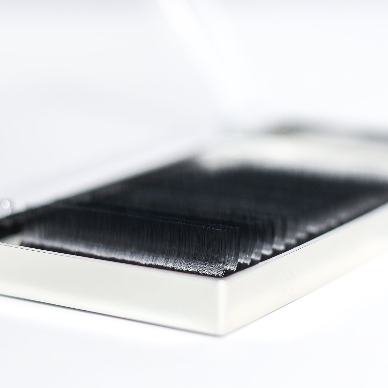 Ideal Eyelash Extensions - 20 Line Mix